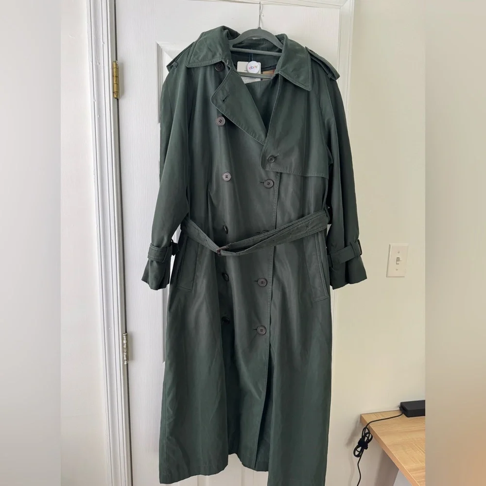 Vintage Burberry Trench Coat size 4 - Picture 2 of 8